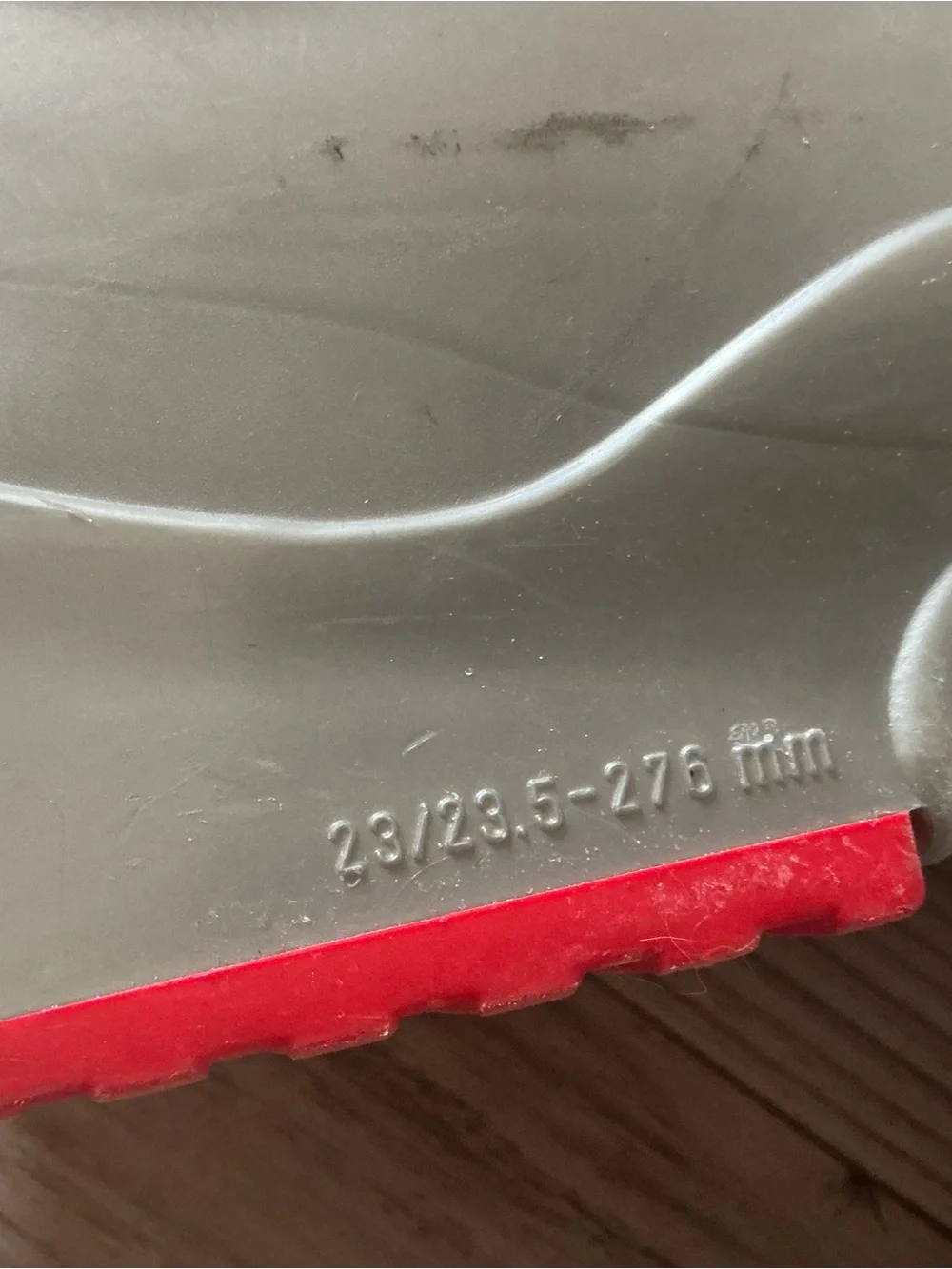 Salomon T3 children kids Red and Silver Alpine Ski Boot size 23
